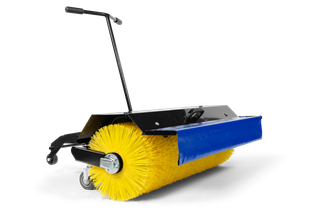 Seitenansicht eines handelsüblichen Reinigungsbürstenaufsatzes mit Griff und Rädern.