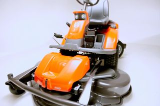 Rider 300-series with broom 2m10s 16:9 MASTER