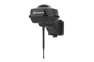 "Husqvarna" roboto vejapjovės įkrovimo stotelės vaizdas iš šono.