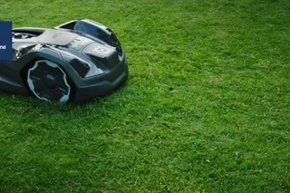 Automower 305E Hybrid EdgeCut 6 sec 16x9 MASTER
