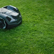 Automower 305E Hybrid EdgeCut 6 sec 16x9 MASTER