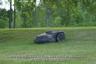 HQ Automower 450X nera in open garden LV