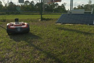 Automower Solar Charger 3m38s 16:9 US