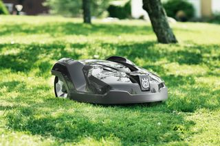 Koszenie trawy robotem Automower Husqvarna