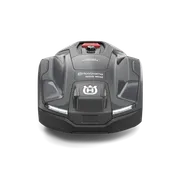 A Husqvarna 405XEI NERA robotfűnyíró elölnézete.