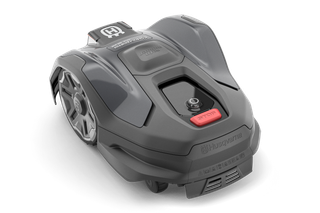 Husqvarna Automower®® 305E NERA. Bovenaanzicht van een Husqvarna-robotmaaier die zijn ontwerp laat zien.