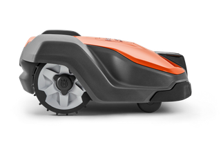 Vue latérale d’un robot tondeuse Husqvarna présentant le design de ses roues.