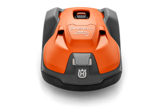 Vue de face d’un Husqvarna Automower 550 présentant son design élégant.