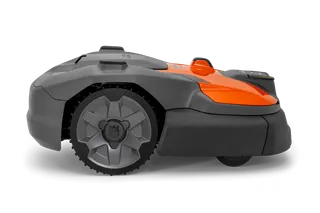 Газонокосарка Husqvarna Automower® 580 EPOS.® Вид роботизованої газонокосарки Husqvarna збоку.
