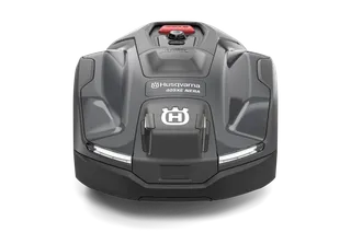 Widok z przodu kosiarki automatycznej Husqvarna model 405XEI NERA.