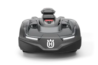 Газонокосарка Husqvarna Automower® 435X AWD NERA з бездротовою технологією. Вид спереду на роботизовану газонокосарку Husqvarna.