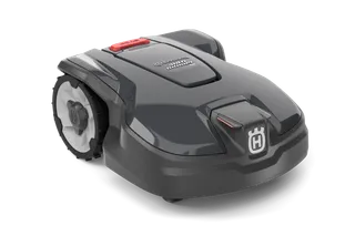 Вид збоку на роботизовану газонокосарку Husqvarna Automower® 305 на білому тлі.