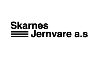 Logo med teksten "Skarnes Jernvare a.s" og tre horisontale linjer til venstre.