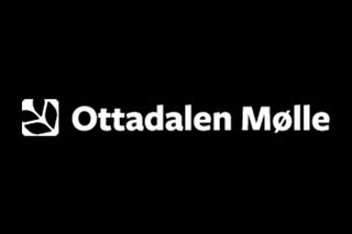 Ottadalen Mølle logo med bladikon og ordmerke i vannrett oppsett.