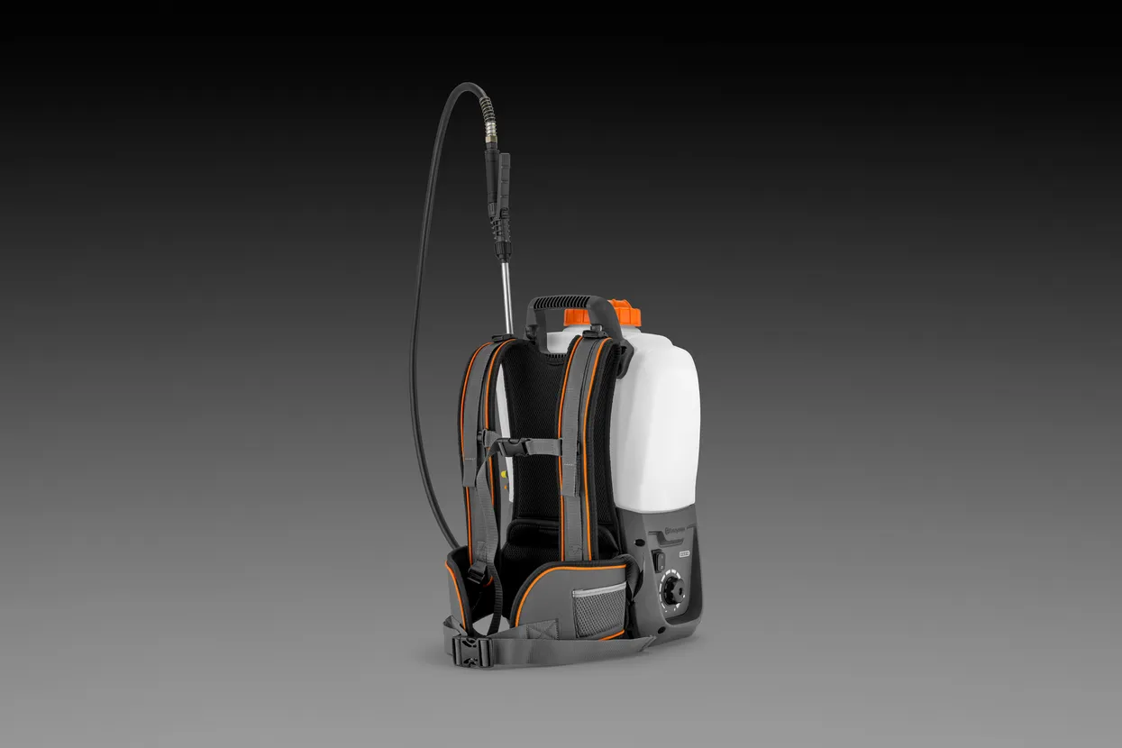 Ergonomický popruh s bedrovou oporou Ergonomický popruh je navrhnutý tak, aby kopíroval kontúry chrbta, zatiaľ čo bedrový pás zaisťuje optimálne rozloženie hmotnosti.