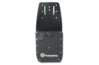带有金属铆钉和徽标的 Husqvarna 工具固定器的前视图。