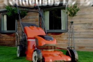 Feature benefit Husqvarna LC 142i-LC 142iS-LC 137 16X19 FR
