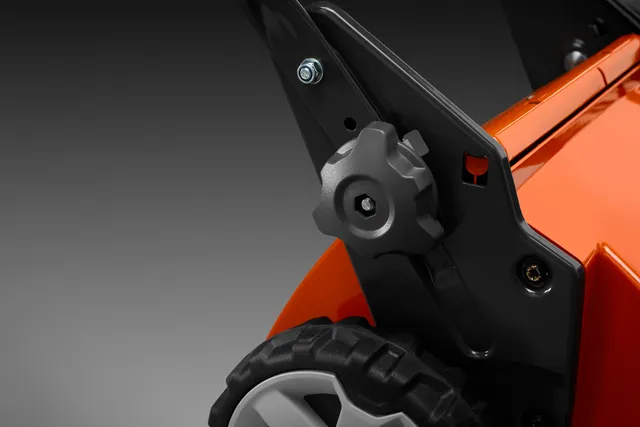 Husqvarna LC141C – Állítható tolókar