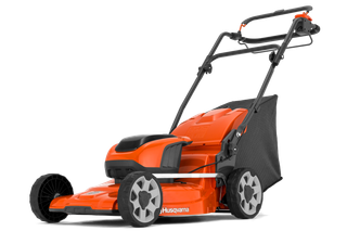 Vue latérale d’une tondeuse à batterie Husqvarna.