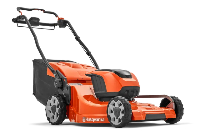 Вигляд збоку на акумуляторну газонокосарку Husqvarna.