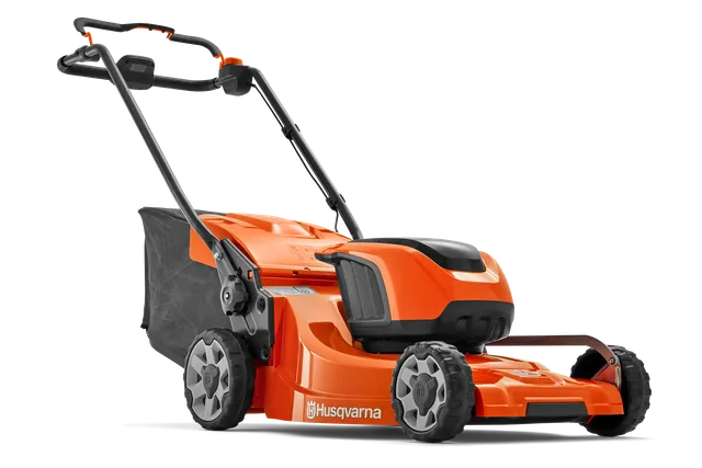 Вигляд збоку на акумуляторну газонокосарку Husqvarna.