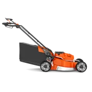 Husqvarna akutoitel muruniiduki külgvaade.