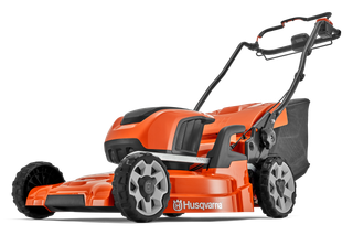 Vue latérale d’une tondeuse à batterie Husqvarna.