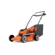 Вигляд збоку на акумуляторну газонокосарку Husqvarna.