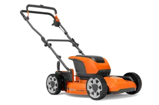 Seitenansicht eines akkubetriebenen Rasenmähers mit ergonomischem Griffdesign.