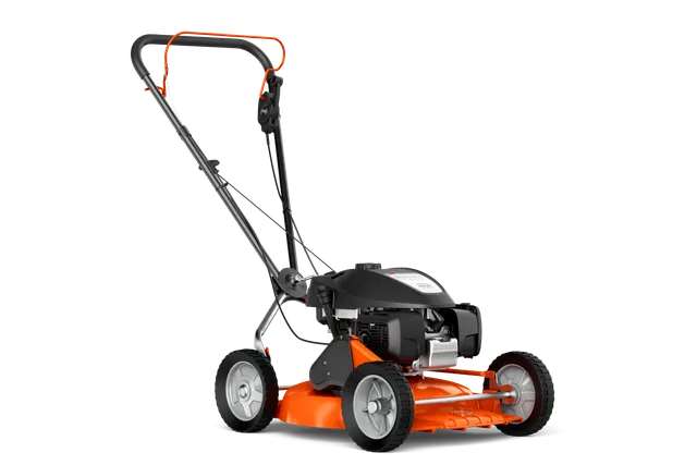 Husqvarna KLIPPO LB 448S. Vy från sidan av en gågräsklippare med synlig motor och klippaggregat.