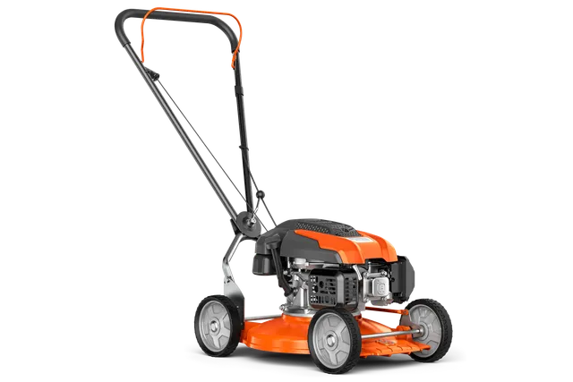 Vy från sidan av en gräsklippare med robust motor och justerbart handtag.