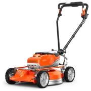 A Husqvarna akkumulátoros fűnyíró oldalnézete.