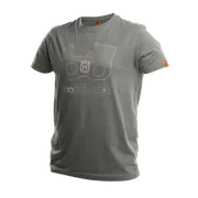 Vooraanzicht van een T-shirt met een Husqvarna kettingzaagkettingontwerp.