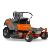 Vista lateral de un tractor cortacésped Husqvarna con equipo de corte.