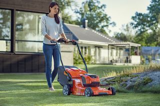 Suburban PGE / Battery Lawn-mower / LC 353iVX